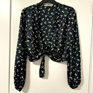 Abercrombie & Fitch Black White Floral Tie Crop Top Size Small